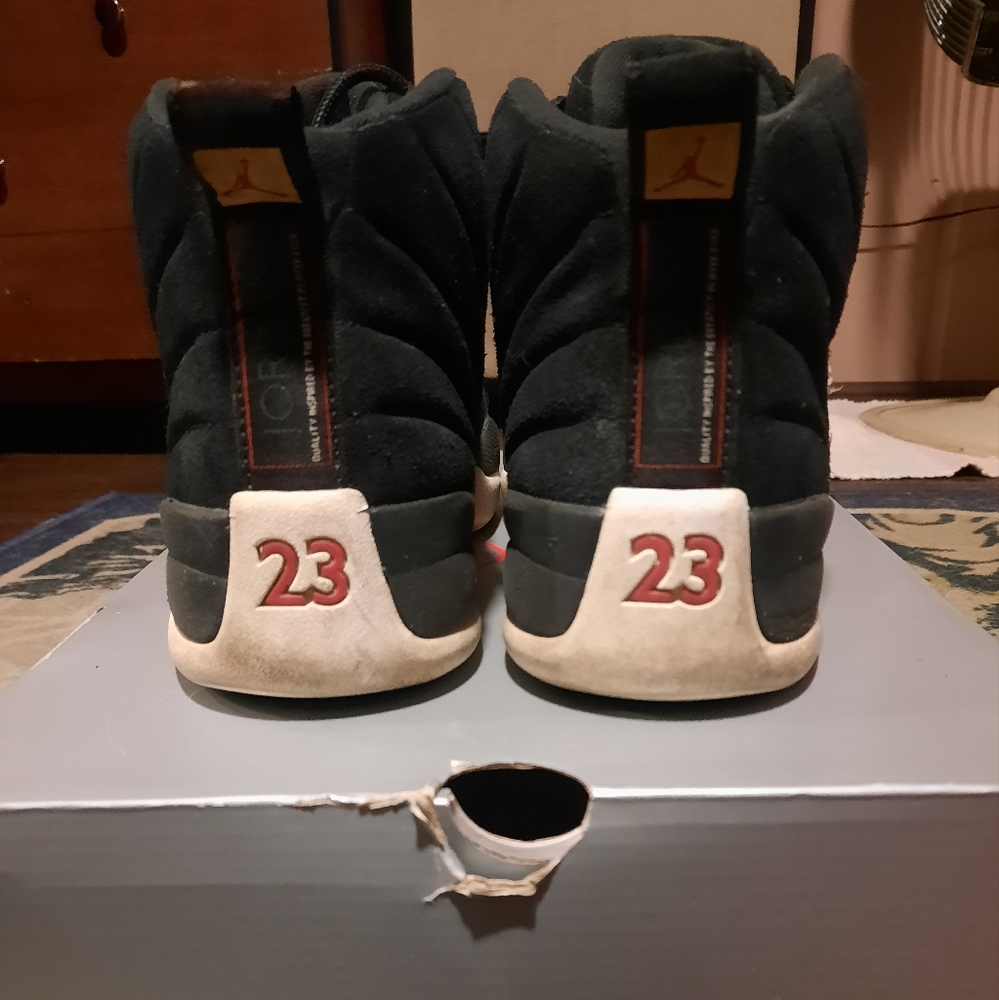 Jordan 12 Reverse Taxis - Picture 4 of 4